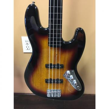 Custom Squier Vintage Modified Jazz Bass Fretless 3-Color Sunburst