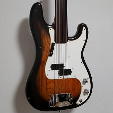 Custom 1977 Fender Fretless Precision Vintage P Bass Guitar in Sunburst