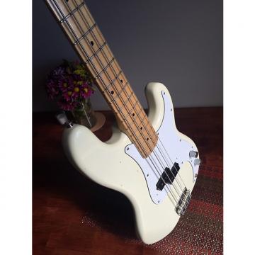 Custom Fender precision Bass mid 80s Off-white