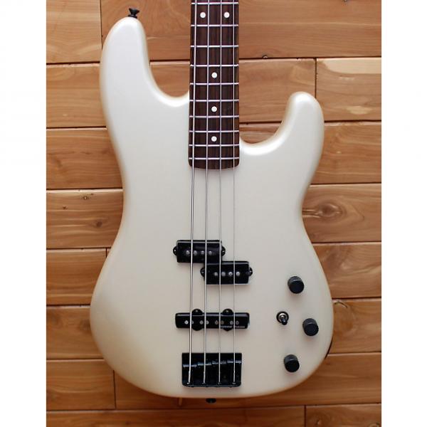 Custom Fender Duff McKagan Precision Basså¨, Rosewood Fingerboard, Pearl White 0146500323 - SN MX14000167X #1 image